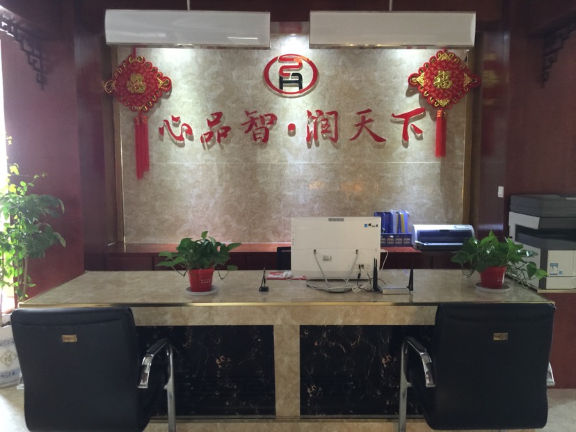 为什么无线麦克风接收机不需要音量控制器?